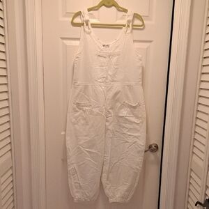 Elegant White Women's Jumpsuit